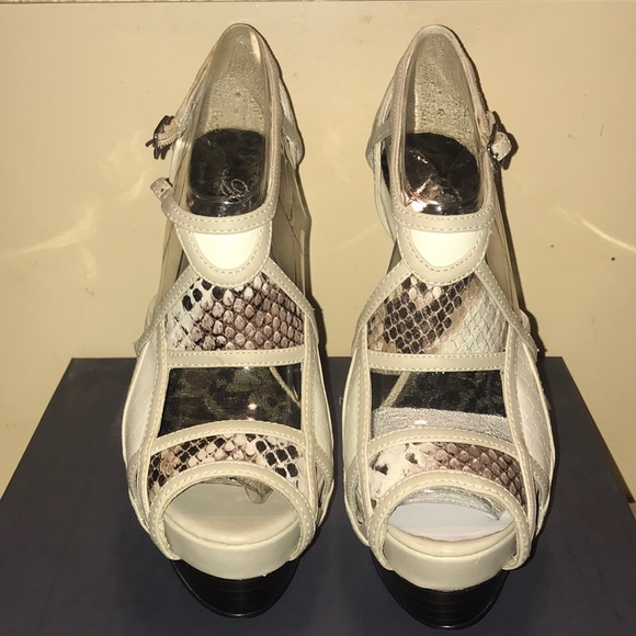 COPY - Wild diva cutout snake print sandal peep toe heels - Picture 2 of 4